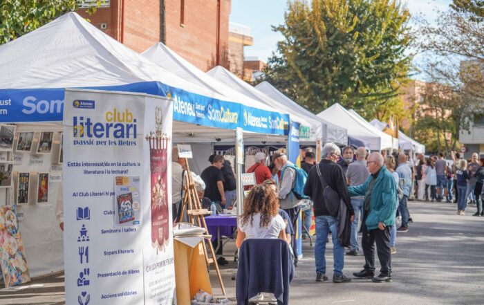 Carpa de l'Ateneu durant el dia de Sant Just al Carrer durant les Festes de Tardor